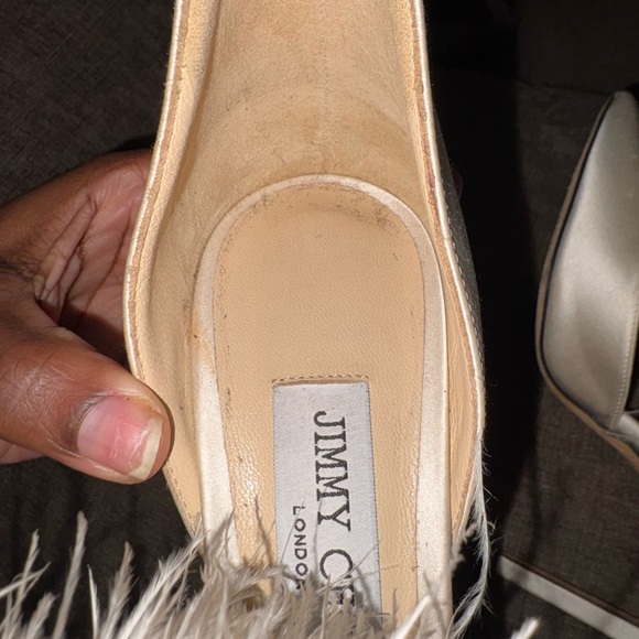 Jimmy Choo Ivory Satin Feather Crystal Heels – Rare & Sold Out | Size 37.5 - Picture 2 of 16